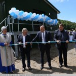 6 Kauno rajono savivaldybės atstovai džiaugiasi, kad Zapyškyje pavyko įrengti vandens gerinimo stotį.